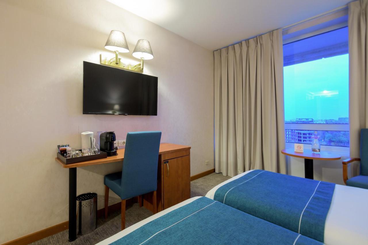 Ramada By Wyndham Bucharest Parc Hotel Dış mekan fotoğraf