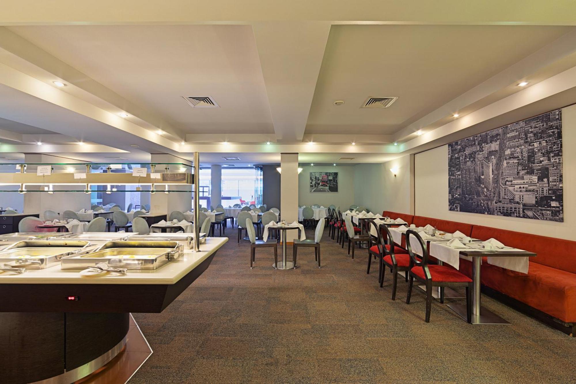 Ramada By Wyndham Bucharest Parc Hotel Dış mekan fotoğraf