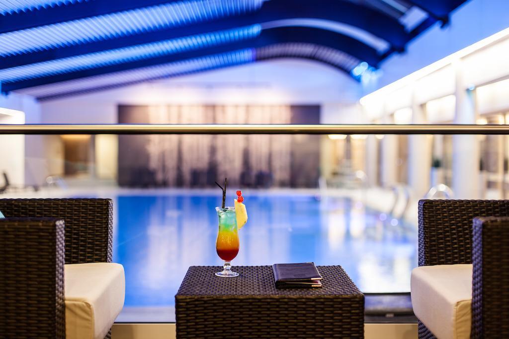 Ramada By Wyndham Bucharest Parc Hotel Dış mekan fotoğraf