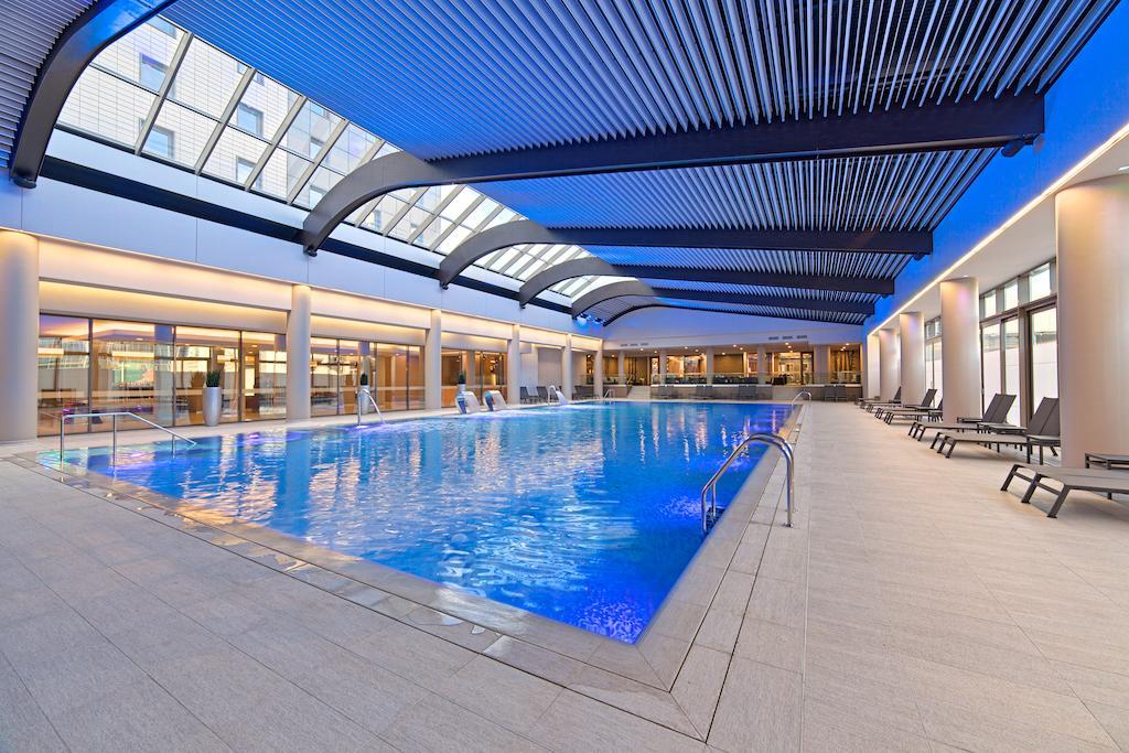 Ramada By Wyndham Bucharest Parc Hotel Dış mekan fotoğraf