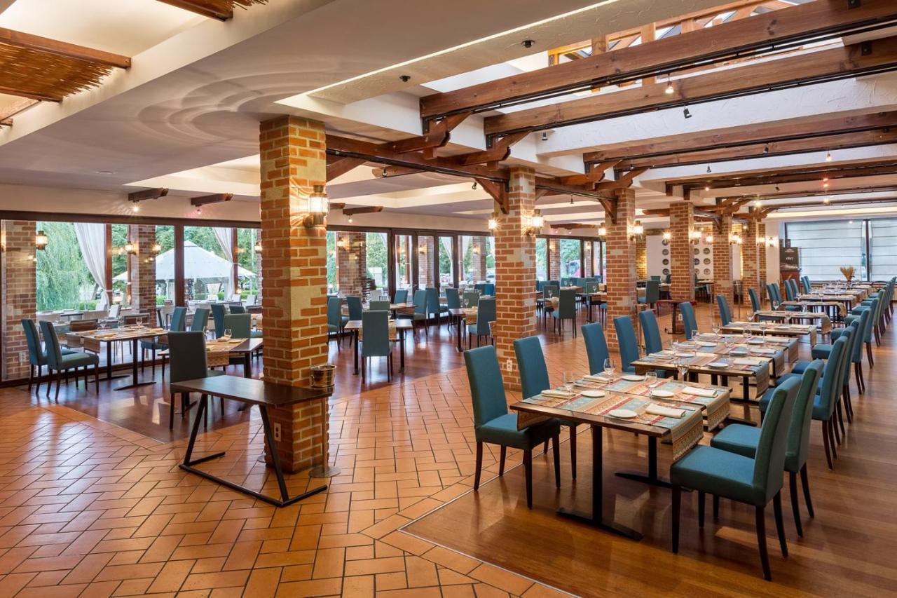 Ramada By Wyndham Bucharest Parc Hotel Dış mekan fotoğraf